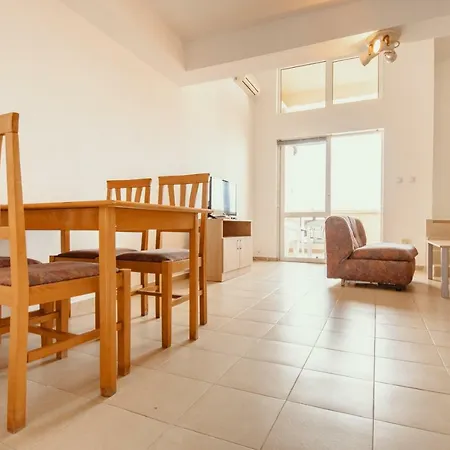 Apartament Village